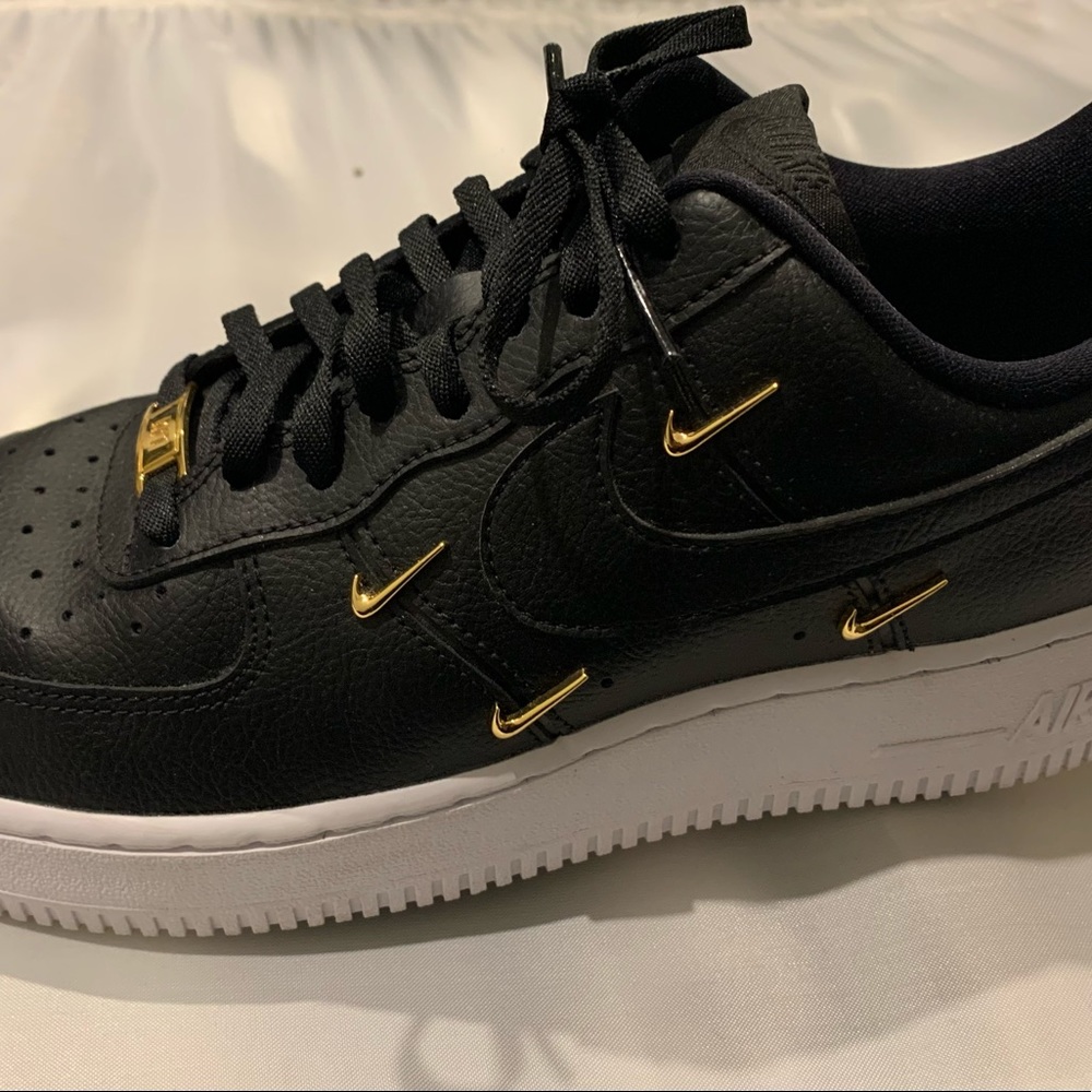 Nike Air Force 1 '07 LX "Sisterhood" Black Edition - Picture 2 of 5